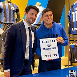 Francesco Ippolito and Javier Zanetti at the presentation of the book Le maglie dell'Inter in 2023