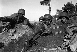 Soldiers from the US 2nd Infantry Division in action near the Ch'ongch'on River, 20 November 1950