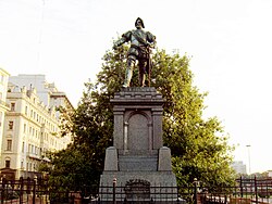 Monument to Juan de Garay
