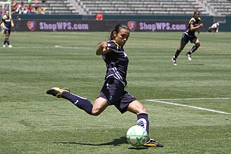 Marta in a 2009 match against Saint Louis Athletica