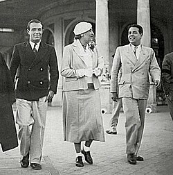 Bioy Casares with Victoria Ocampo and Jorge Luis Borges, en Mar del Plata, imagen del fotógrafo Enrico Miagro