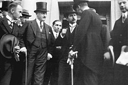 Turkish delegation after having signed the Treaty of Lausanne. The delegation was led by İsmet İnönü (in the middle).