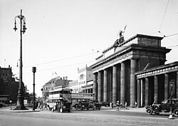 Bundesarchiv B 145 Bild-P014313, Berlin, Brandenburger Tor