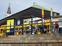 81N, 82N, 83N, 85N, 90N, 93N, 94N, 96N, 97N, 98N, 99N and others night buses 11, 19, 33, 35, 87, 101A, 102A, 200S, 201A, 202A, 245R, 260R, 326, 360R, 380R, 150S, 200S, 250S, 300S, 350S, 400S and 500S, 150, 200, 250, 300, 350, 400 and 500.