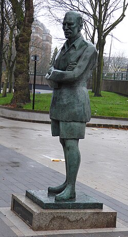 Statue of Auchinleck in Birmingham
