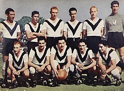 Santiago Morning's lineup prior to a match against Audax Italiano in 1942.