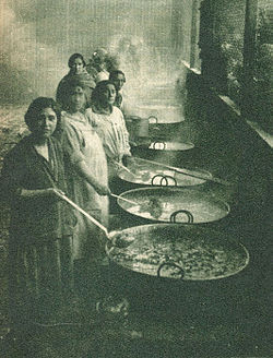 Chilean women preparing soup kitchen meals in 1932