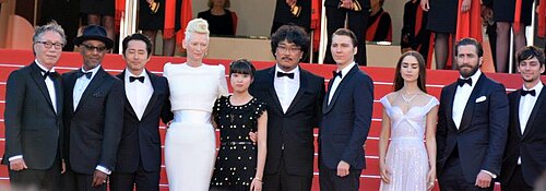 Cast and director at the 2017 Cannes Film Festival.