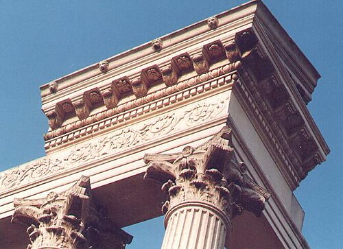 Reconstructed corner of the Hafentempel (harbour temple) in Archäologischer Park Xanten