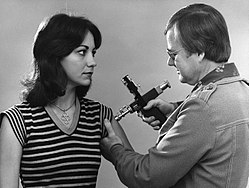 Jet injector used for immunization program