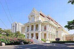 Chulalongkorn University, established in 1917, is the oldest university in Thailand.