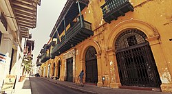The Casa del Marqués de Valdehoyos (to the right) built in 1765