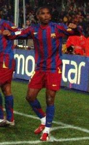 Eto'o celebrating a goal for Barcelona in December 2005