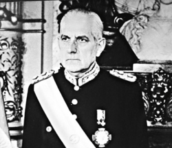 Bignone, in military attire at the Casa Rosada.